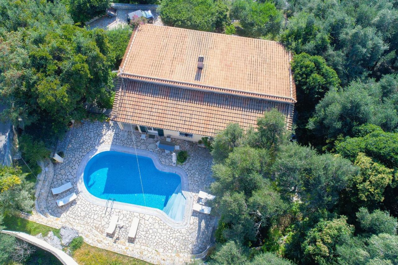 Villa Natasha Katávolos Exterior photo